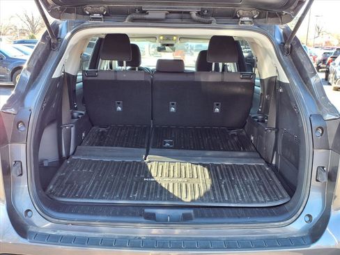 Used 2022 Toyota Highlander L image 29