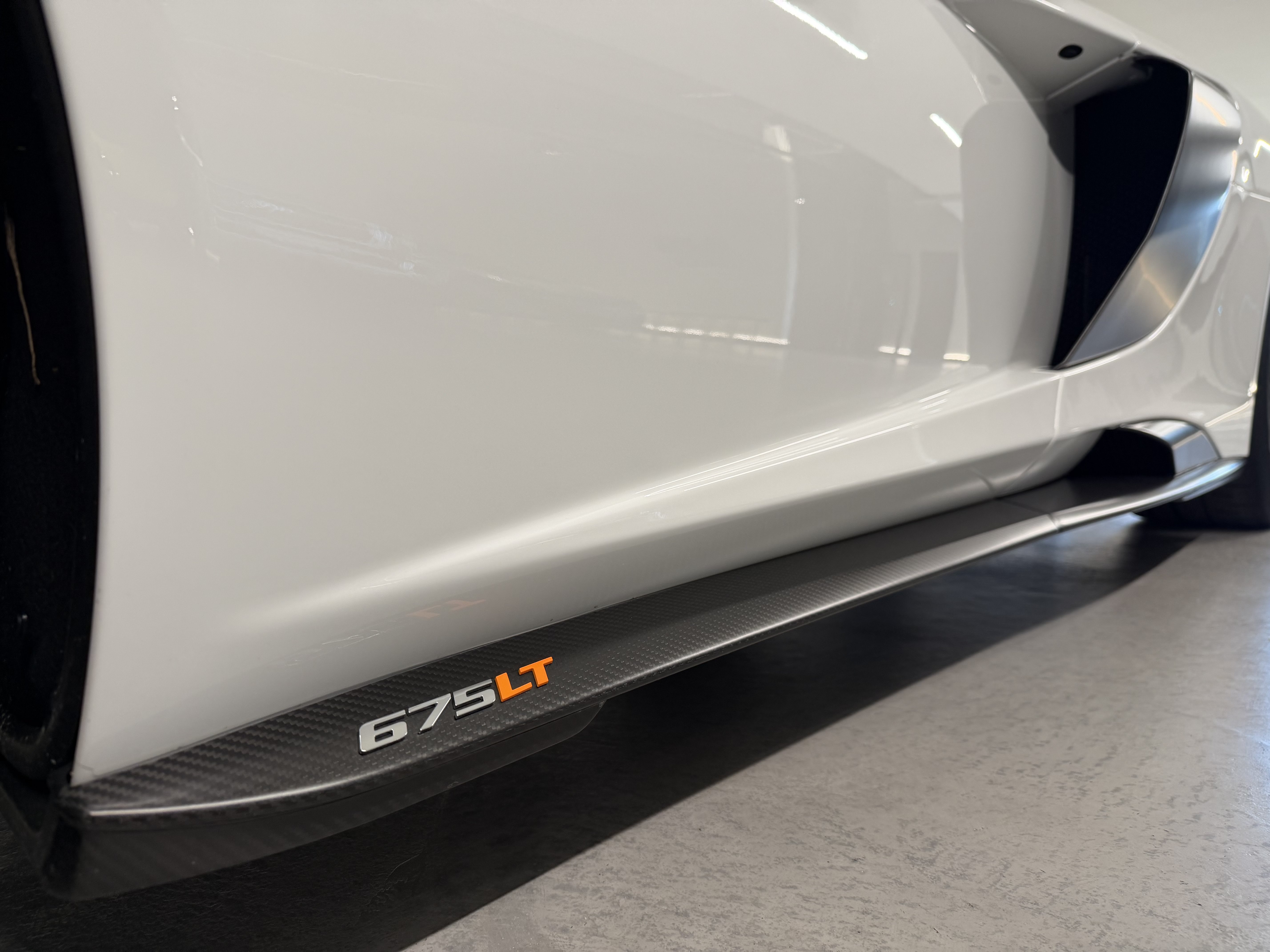 Used 2016 McLaren 675LT Spider RWD image 15