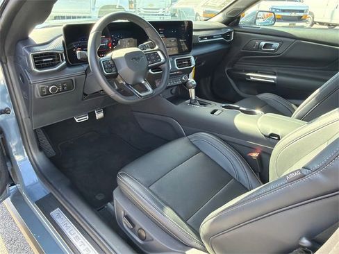 Used 2025 Ford Mustang GT Premium image 19