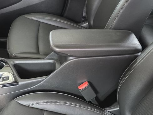 Used 2024 Buick Encore GX Sport Touring FWD image 8