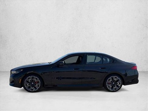 Used 2026 BMW 550e xDrive w/ Executive Package AWD/4WD image 2