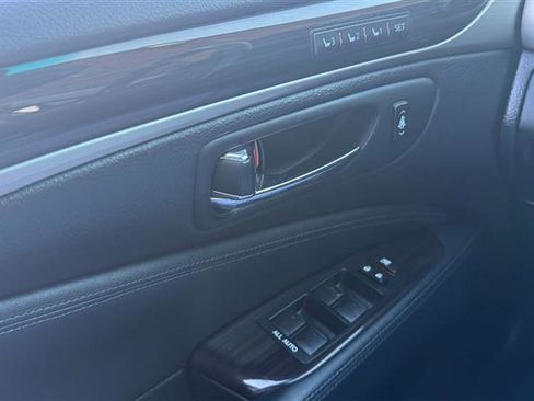 Used 2013 Lexus LS 460 w/ Comfort Pkg image 33