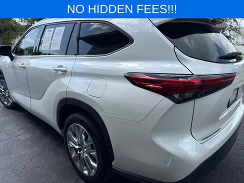 Used 2020 Toyota Highlander Limited FWD image 4