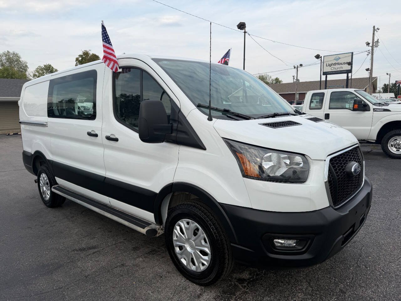 Used 2025 Ford Transit 250 Low Roof w/ Exterior Upgrade Package RWD image 4