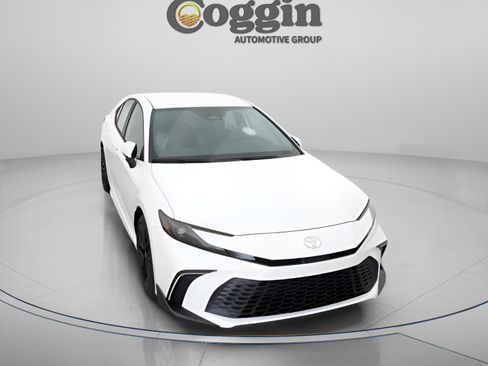 Used 2026 Toyota Camry SE w/ Multimedia Upgrade Package FWD image 14