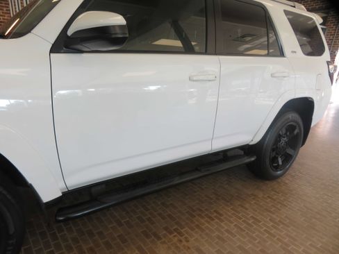 Used 2016 Toyota 4Runner SR5 RWD image 74