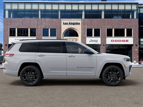 New 2026 Jeep Grand Cherokee L Limited AWD/4WD image 21