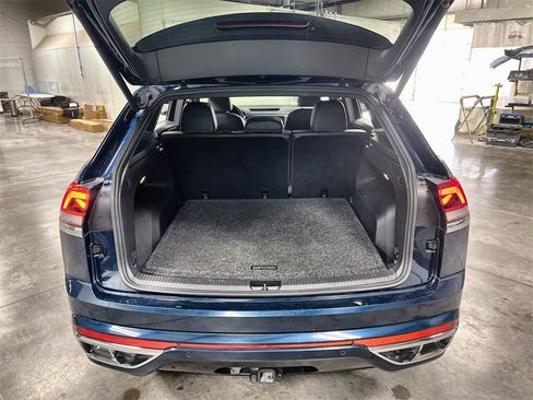 Used 2022 Volkswagen Atlas Cross Sport SEL R-Line image 25