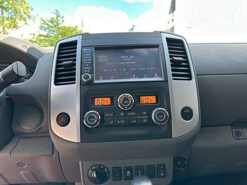 Used 2020 Nissan Frontier SV w/ Midnight Edition Floor Mats AWD/4WD image 43