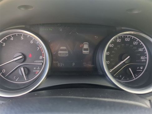 Used 2018 Toyota Camry XLE image 17