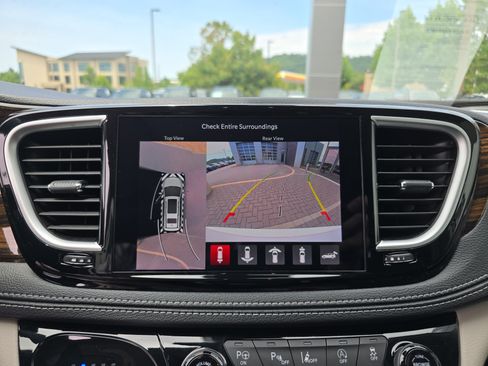 Used 2023 Chrysler Pacifica Limited w/ Uconnect Theater Family Group AWD/4WD image 26