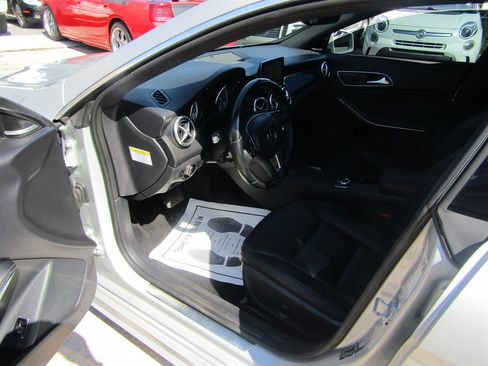 Used 2014 Mercedes-Benz CLA 250 image 11
