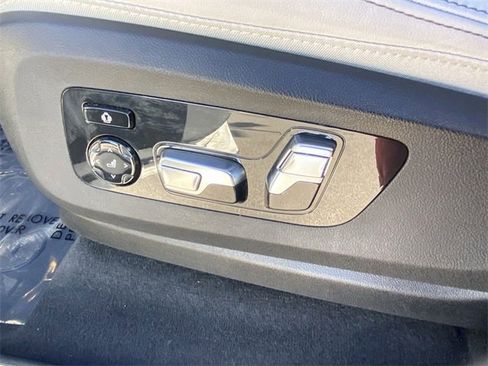 Certified 2025 BMW X7 xDrive40i w/ Premium Package image 22