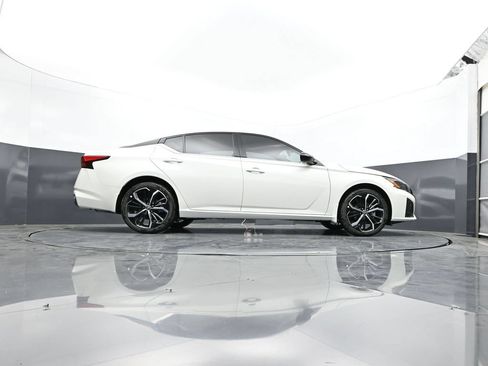New 2026 Nissan Altima 2.5 SR AWD/4WD image 24