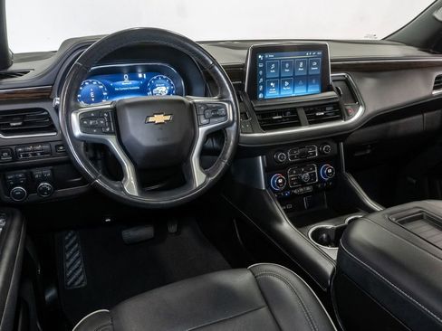 Used 2023 Chevrolet Suburban Premier image 7