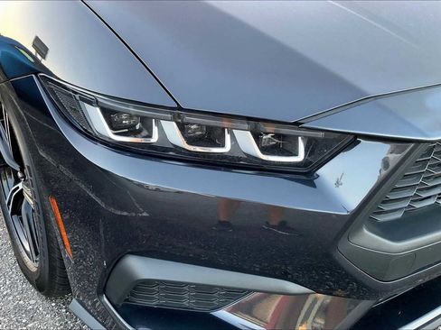 Used 2024 Ford Mustang Coupe image 45