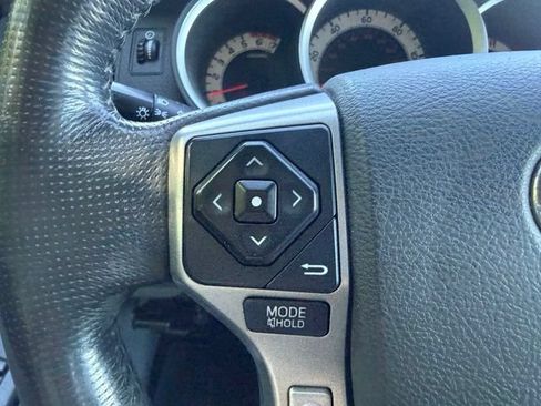 Used 2015 Toyota Tacoma 4x4 Double Cab w/ SR5 Package image 18