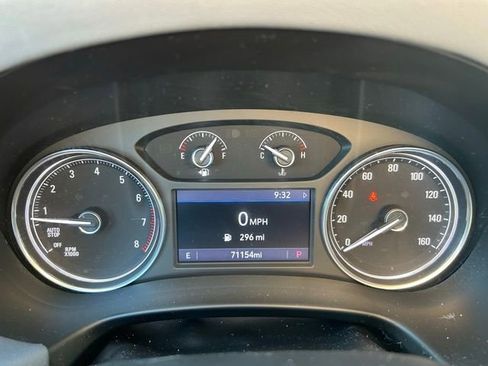 Used 2020 Buick Enclave Essence FWD image 2