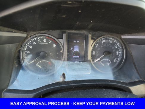 Used 2020 Toyota Tacoma TRD Off-Road w/ Technology Package image 15