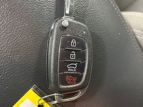 Used 2018 Hyundai Santa Fe SE AWD/4WD image 37