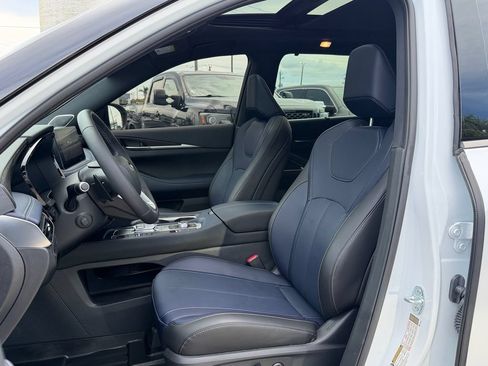 Used 2026 INFINITI QX60 Sport w/ Dark Cargo Package AWD/4WD image 9