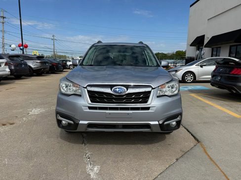 Used 2017 Subaru Forester 2.5i Limited w/ Popular Package #2 AWD/4WD image 2