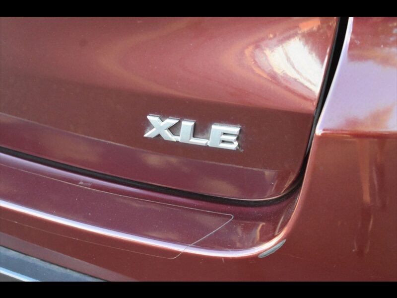 Used 2019 Toyota Highlander XLE FWD image 57