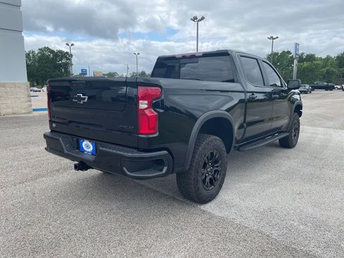 Used 2025 Chevrolet Silverado 1500 ZR2 w/ Technology Package AWD/4WD image 5