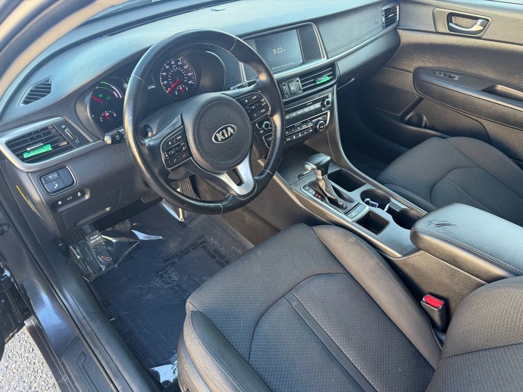 Used 2017 Kia Optima Premium w/ Hybrid Convenience Package FWD image 10