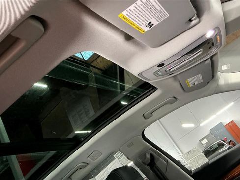 Used 2023 Audi Q5 2.0T Premium w/ Convenience Package image 24