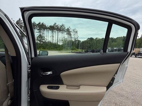 Used 2012 Chrysler 200 Limited FWD image 19
