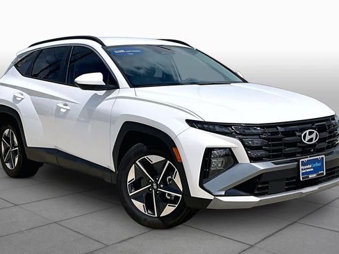 Certified 2025 Hyundai Tucson SEL FWD image 3