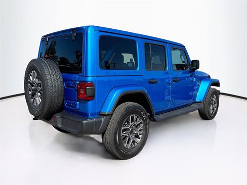 Used 2024 Jeep Wrangler Sahara w/ Technology Group image 7