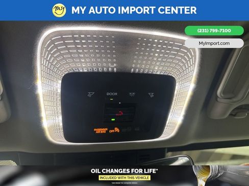 Used 2024 Toyota Prius XLE image 21