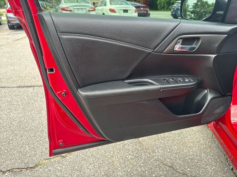 Used 2016 Honda Accord Sport image 35