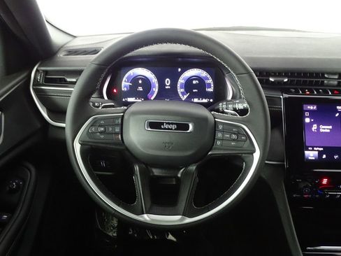 New 2025 Jeep Grand Cherokee Laredo image 23