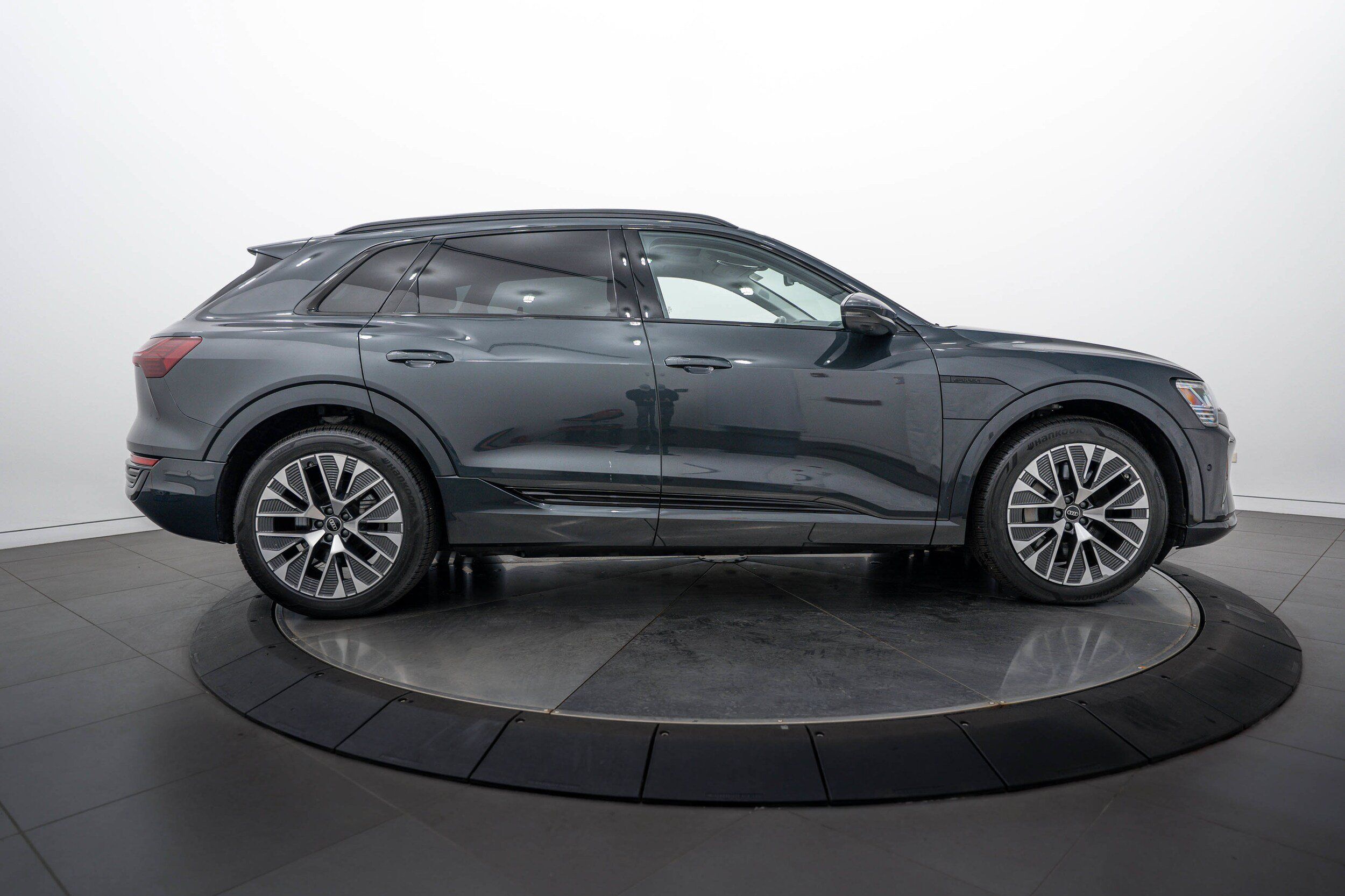 Certified 2024 Audi Q8 e-tron Prestige w/ Prestige Package AWD/4WD image 3
