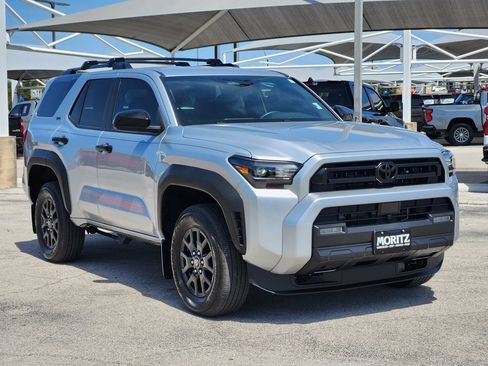 Used 2025 Toyota 4Runner SR5 RWD image 3