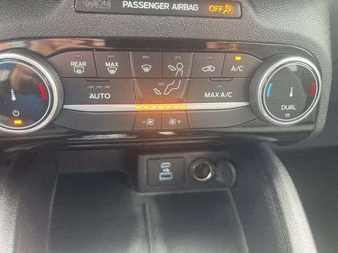Used 2022 Ford Escape SE w/ Convenience Package image 19