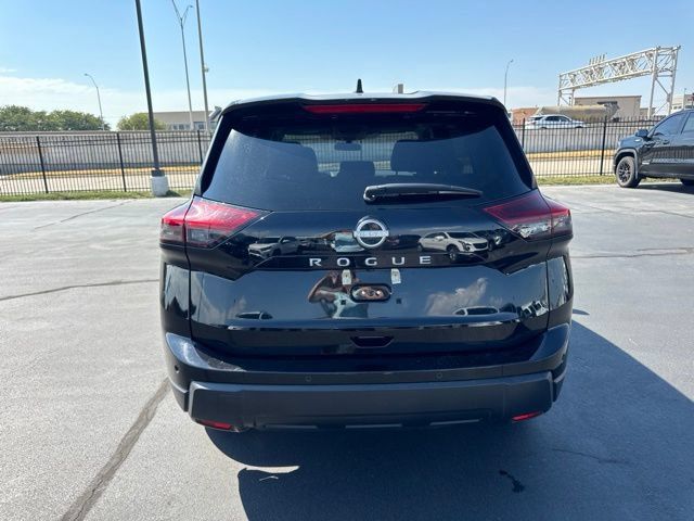 Used 2025 Nissan Rogue SV FWD image 4