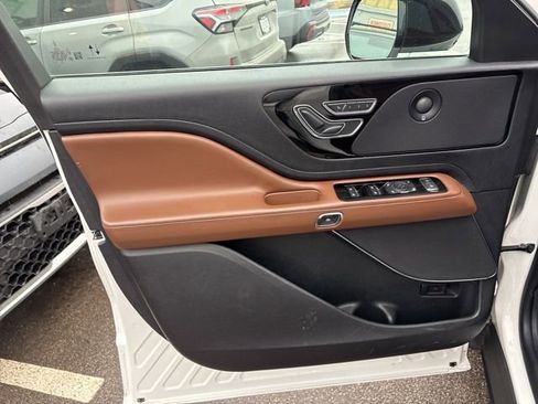 Used 2020 Lincoln Aviator Reserve w/ Equipment Group 201A image 9