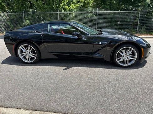 Used 2017 Chevrolet Corvette Stingray Coupe w/ Z51 1LT RWD image 12