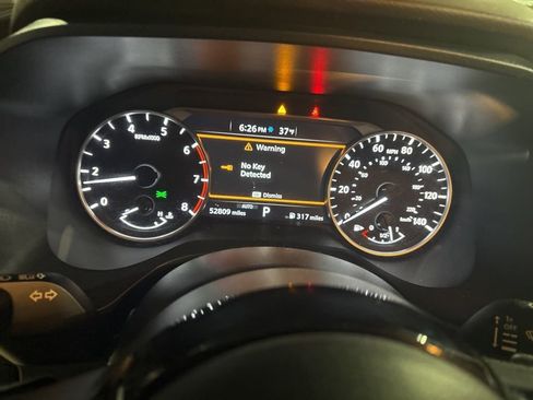 Used 2022 Nissan Rogue SV image 12