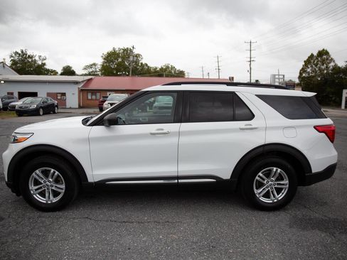 Used 2020 Ford Explorer XLT image 6