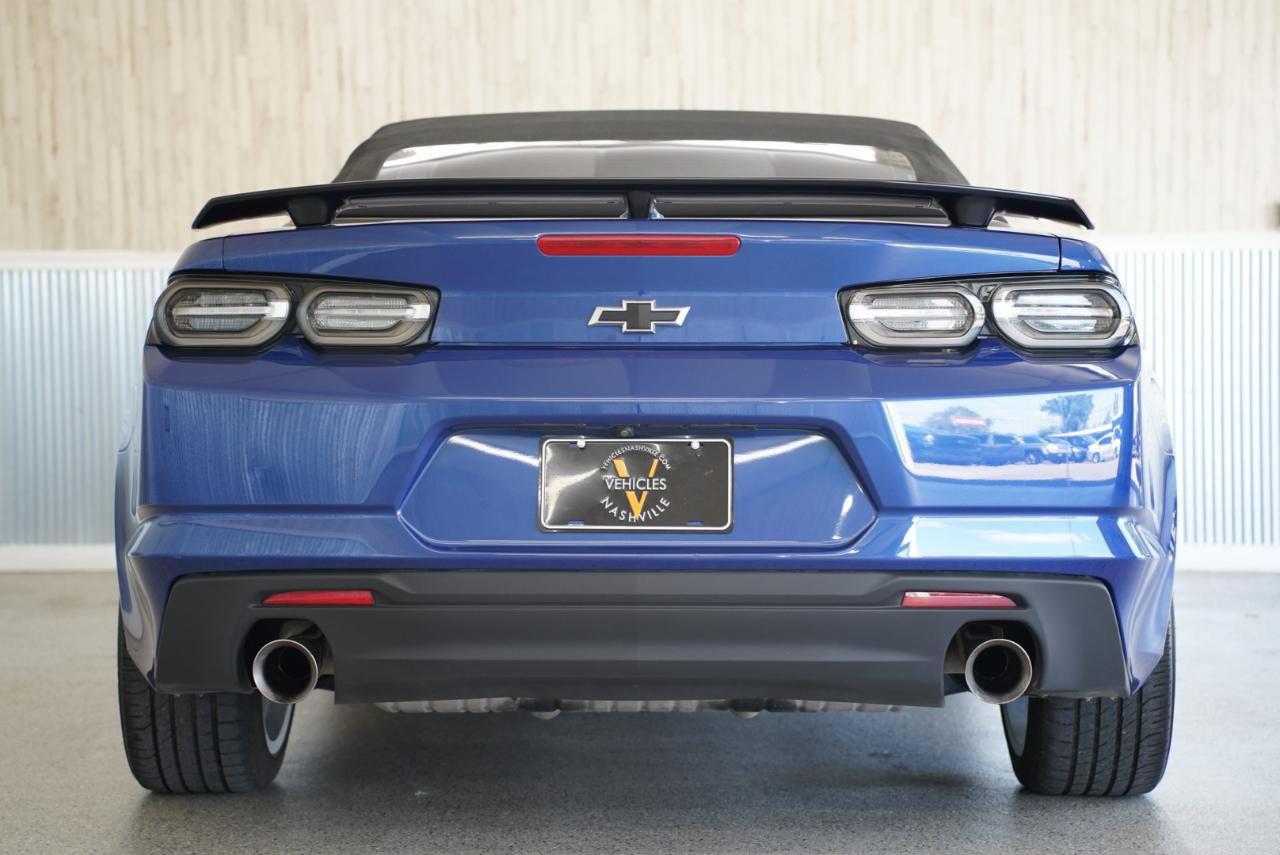 Used 2021 Chevrolet Camaro LT RWD image 9