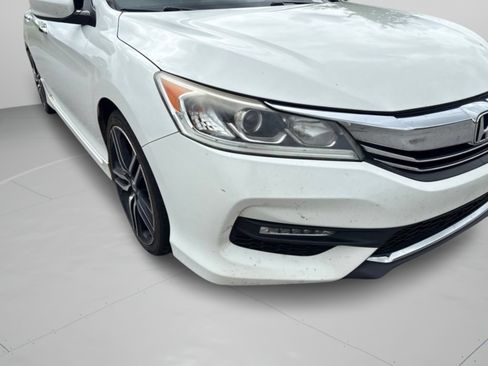 Used 2017 Honda Accord Sport Special Edition image 2