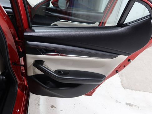 Used 2019 MAZDA MAZDA3 Hatchback FWD image 28