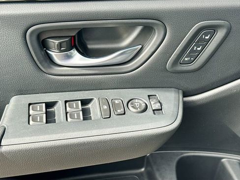 Certified 2025 Honda Pilot Touring image 23