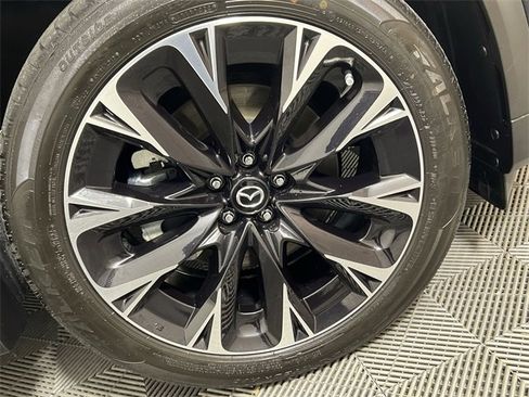 Certified 2024 MAZDA CX-90 Plug-In Hybrid w/ Premium Pkg image 17