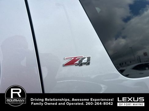 Used 2014 Chevrolet Suburban LT image 5